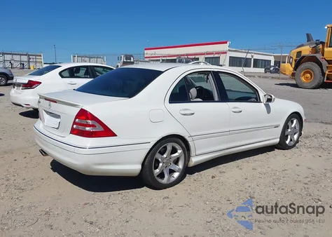 2007 Mercedes-Benz C 230 Sport z USA, uszkodzony, nr VIN WDBRF52H97F916266